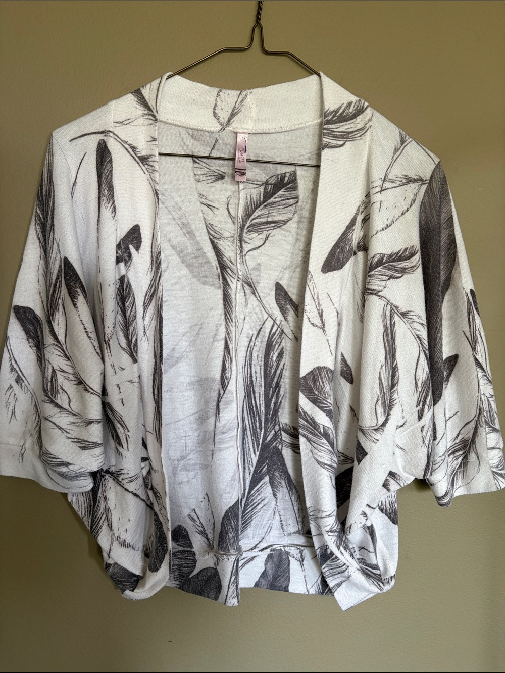 RUE21: Feather-Print Open Front Shrug/Cardigan - White & Gray SIZE XL
